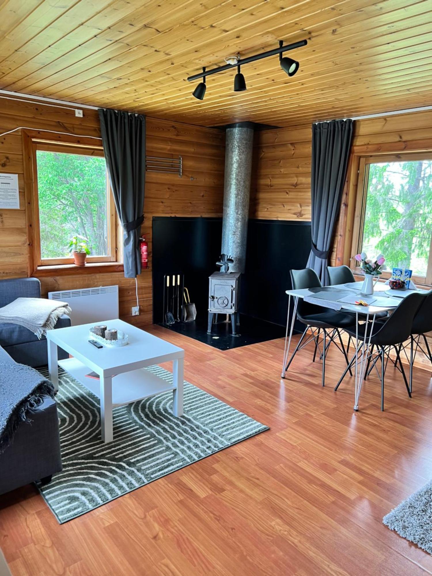 Gemuetliches Blockhaus Im Wald Villa Auktsjaur Exterior photo